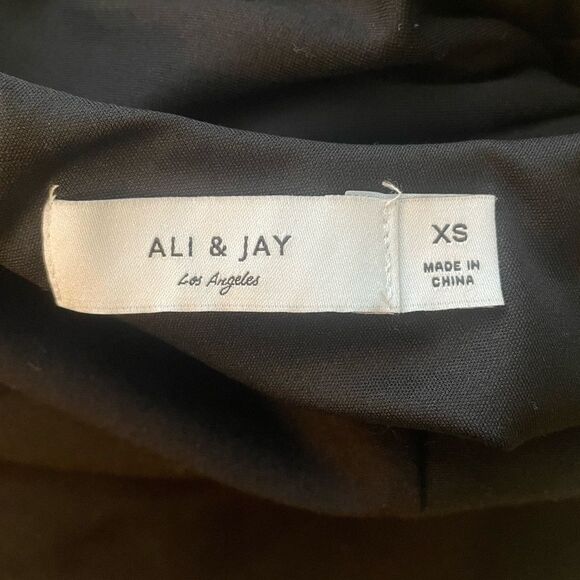 💥 Ali & Jay Gorgeous One Shoulder Form Fitting Side Zipped Dress ~ Size XS 💥 - Picture 10 of 10